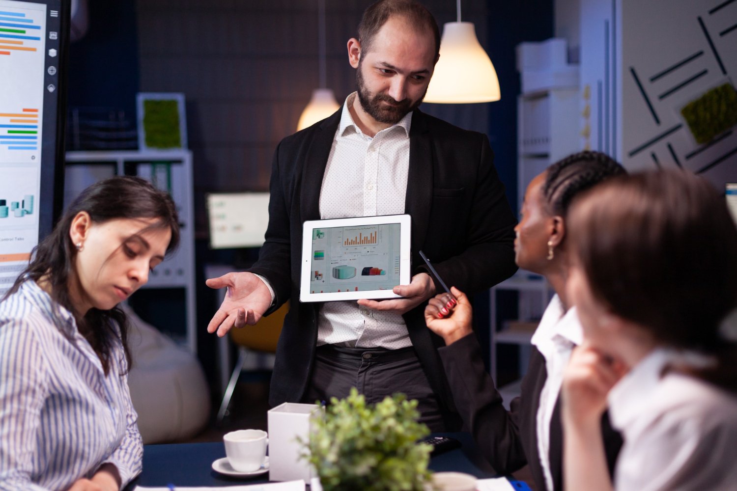 How to Choose the Right B2B Digital Marketing Agency for Your Specific Industry Needs