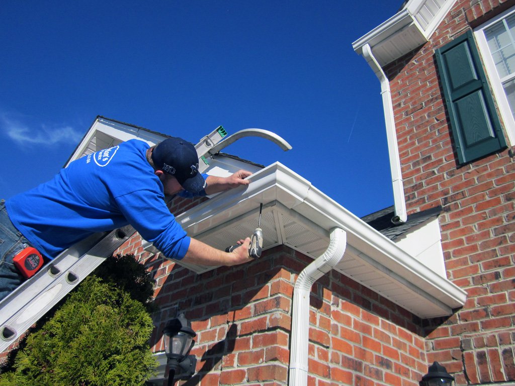 How to Choose a Gutter Installation Contractor in Independence MO?