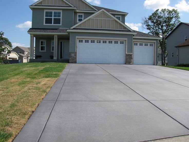 Why Homeowners Prefer Professionally Installed Concrete Driveways