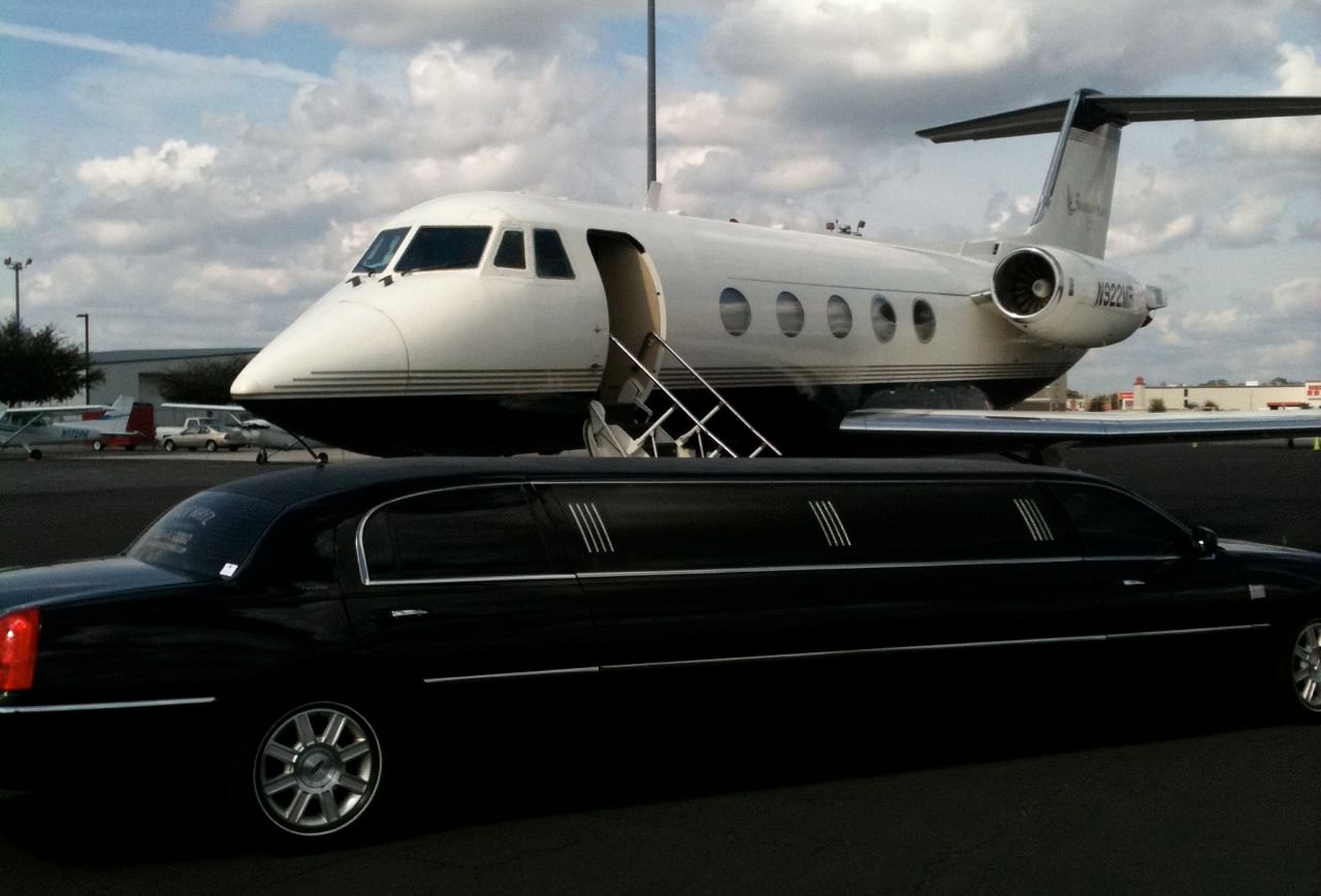 What Makes Executive SUVs the Preferred Choice for Airport Travel