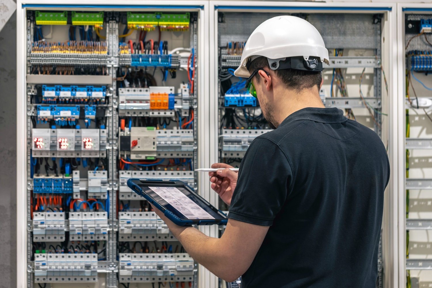 Automation and Power Control Solutions for Efficient Industrial Operations in Dubai