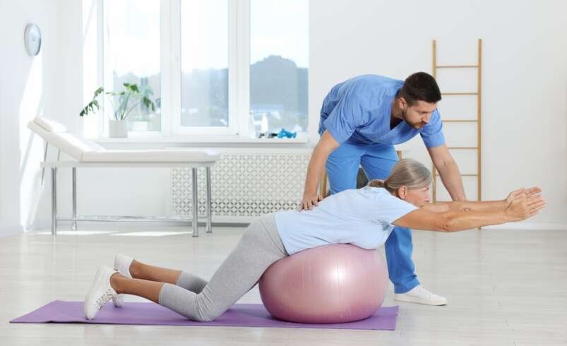 What Are the Benefits of Visiting a Physiotherapy Clinic in Swansea?