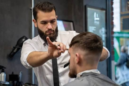 How a Professional Men’s Haircut Can Boost Confidence