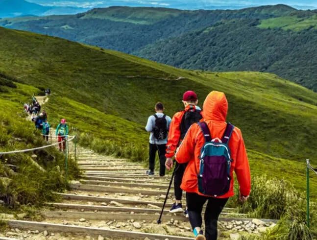 Why are small group tours in India a better way to travel?