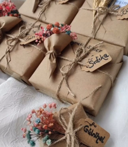 Handmade Gift Ideas: Beautiful Scrap Busters for Every Maker