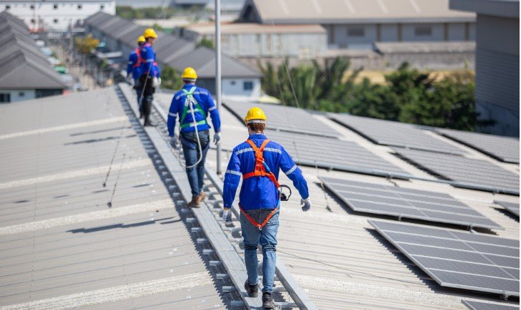 Helping Dallas Homeowners Make Better Solar Service Decisions with Sunaura Solar